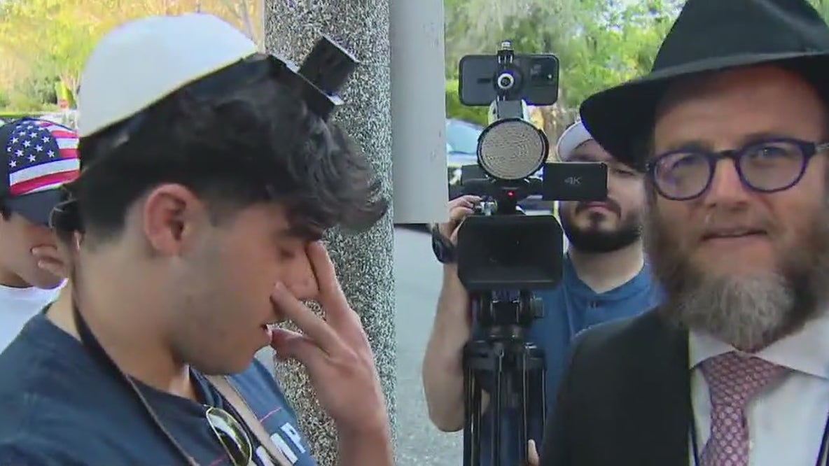 Rabbi leads prayer with Trump supporters
